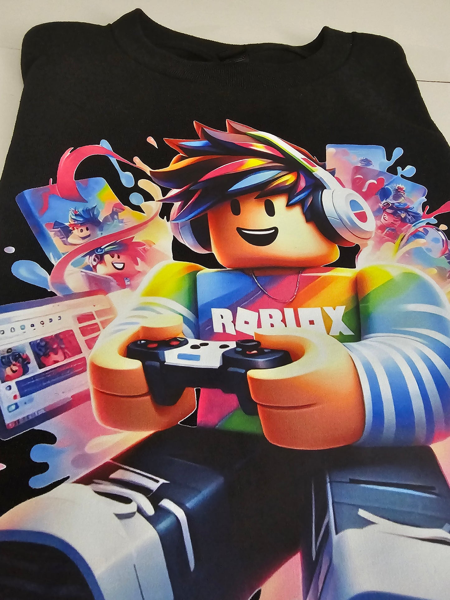 Roblox T-SHIRT youth size L